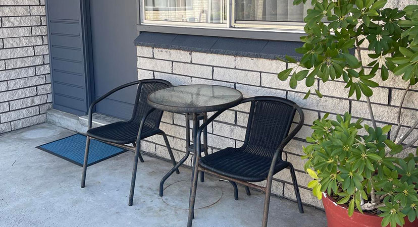 Deluxe Queen Motel Room